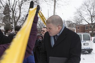 Det Sgt Hank Idsinga outside McArthur's Property